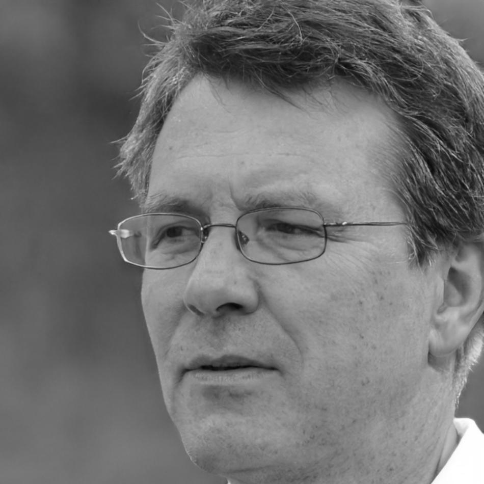 Carlos Mendoza, Director de Estrategia Financiera en syneriviolexa